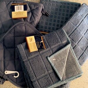 Gray Quilted Kitchen Towel Set
